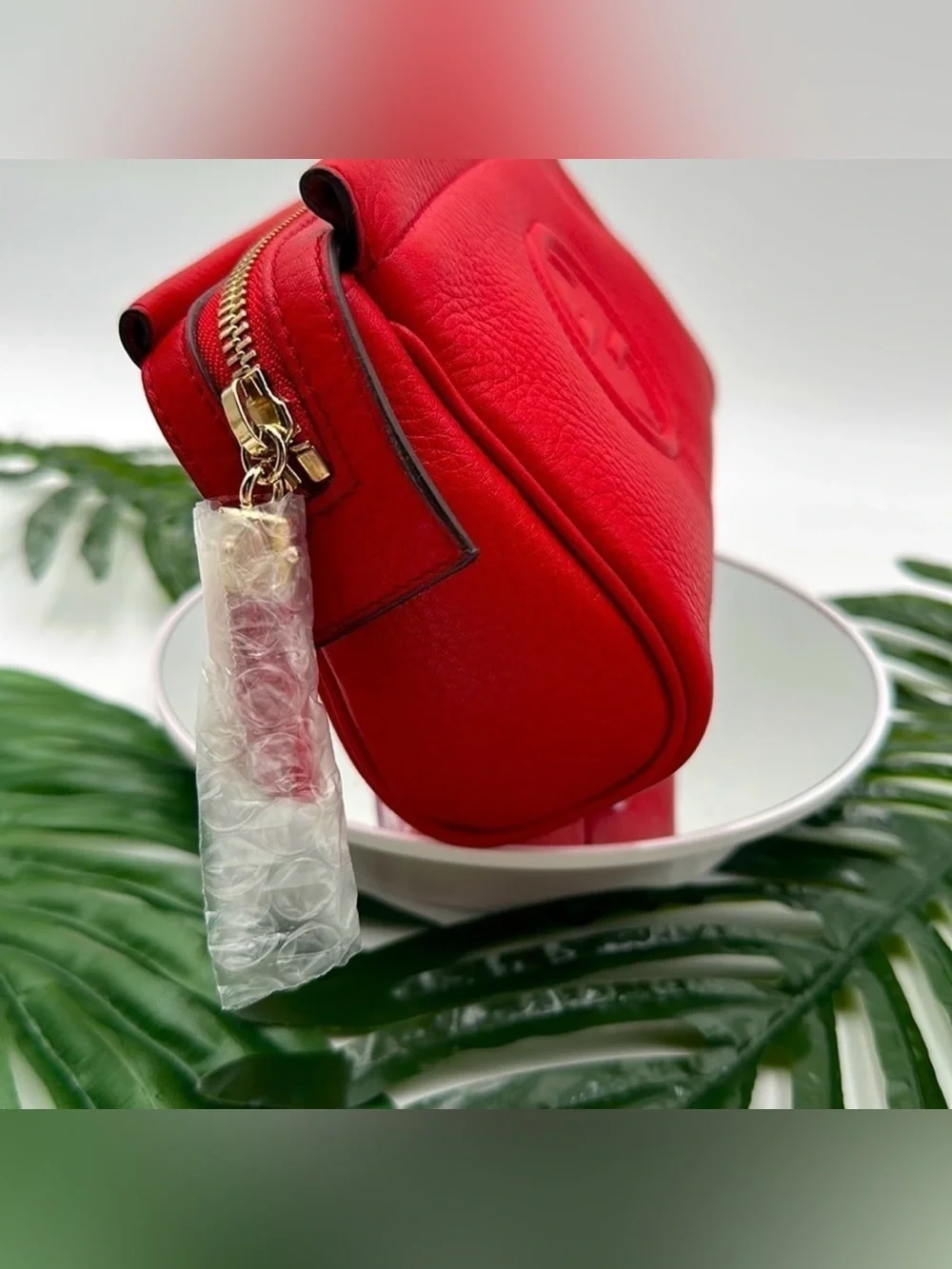 GUCCI | ✨NEW✨ Soho Cosmetic Case / Pouch in Red Pebbled Leather
